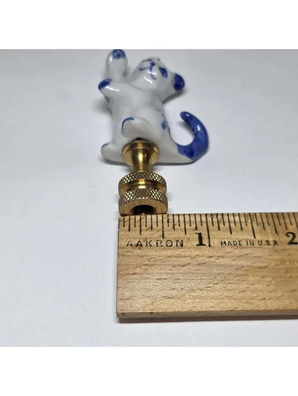 Lot Of 2 Blue and White Ceramic Playing Cat Lamp Finials Polished Brass Base EUC